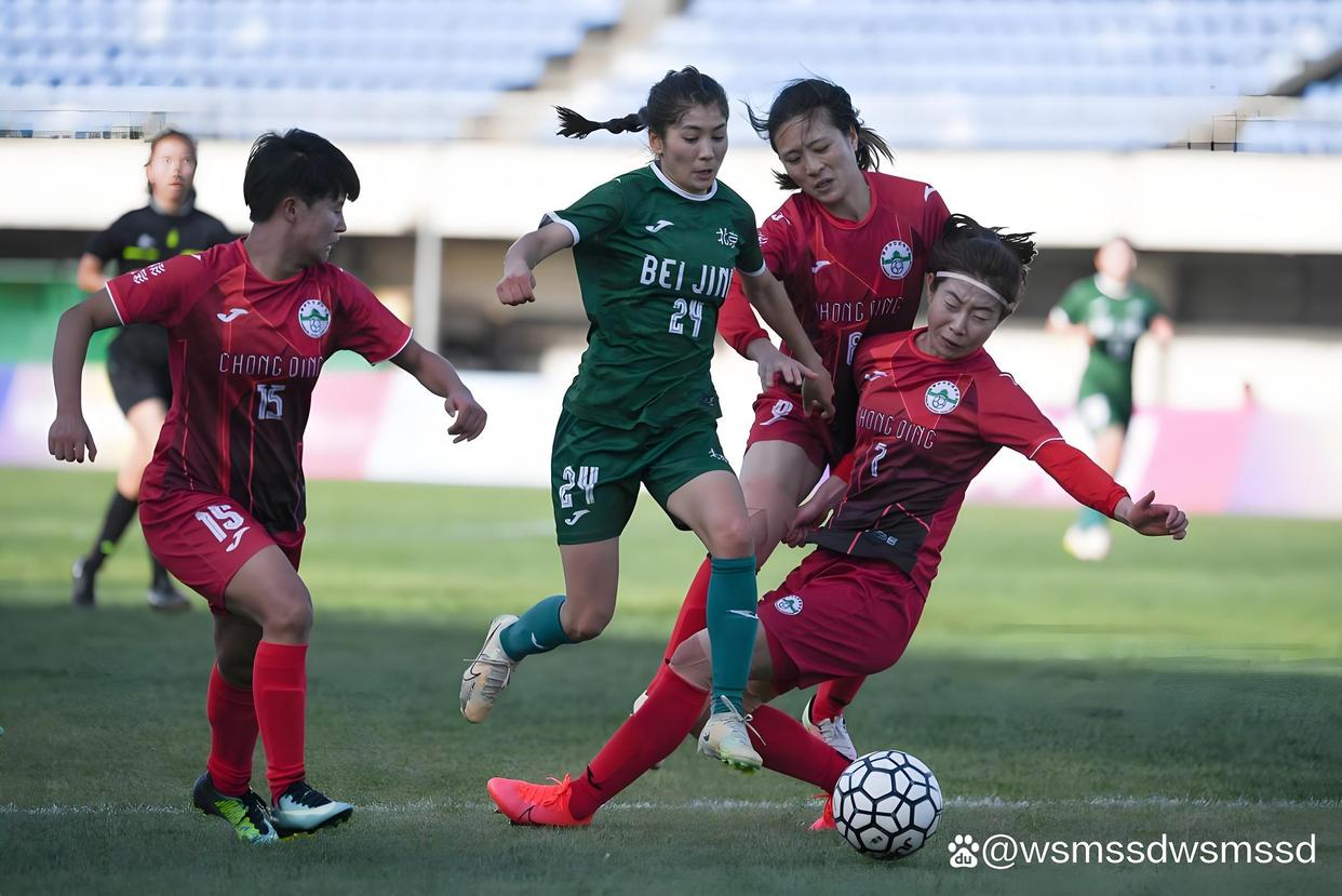 关于深圳女足发挥稳定，跻身职业联赛前列的信息