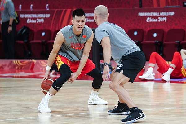 c7娱乐-武汉盛帆黄鹤女篮主场三连比赛胜录像