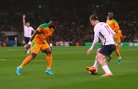 关于足球比赛现场一波又一波的激动人心的信息