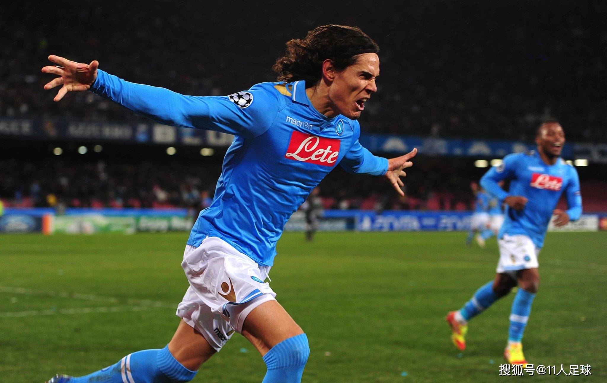 c7c7.app-关于意大利那不勒斯备战国际大赛，球员训练积极投入的信息